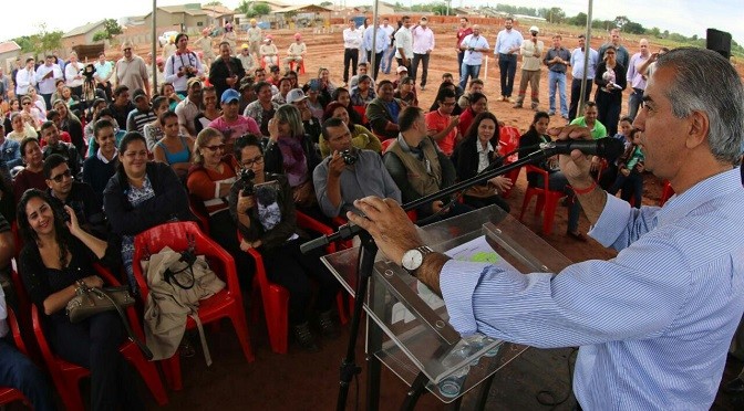 Governo-visita-obras-da-Sanesul-lanca-construcao-de-casas-e-entrega-viaturas-em-Coxim-Foto-Chico-Ribeiro-7