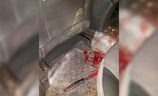 derf_esfaqueado_widelg