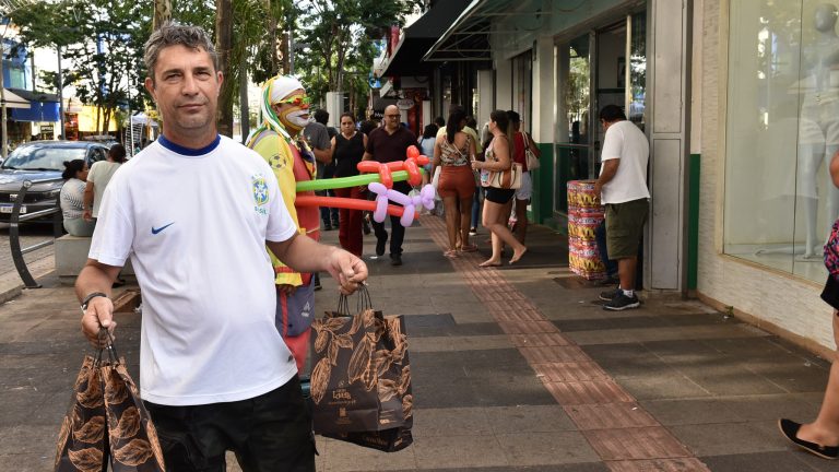 221223_FOTOS-NA-14-DE-JULHO-COM-FOCO-NO-COMERCIO_ANA-PAULA-FERNANDES-26-768x432