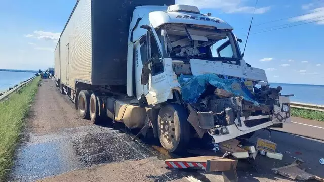 caminhão acidente