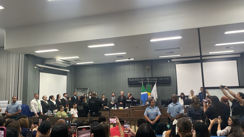 whatsapp-image-2024-12-05-at-20.48.45 (2)