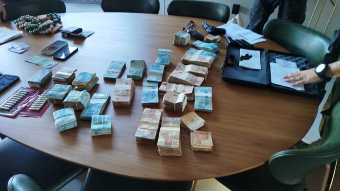 MixCollage-07-Nov-2025-09-36-AM-639