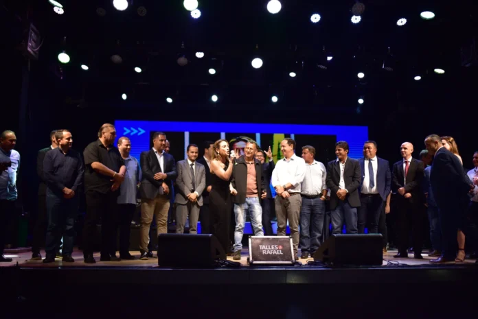 591943_e54d86b0cc314fc699fb212327952686~mv2