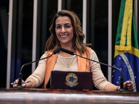 777d6d_e7e8d413d0154767bda1642f94d3f948~mv2