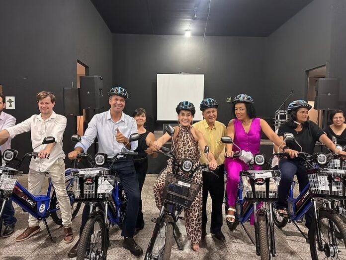 591943_82c9c62226394c6faf5bae9d92f7e79a_mv2