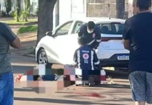 Mãe e filho morrem em grave acidente entre moto e caminhão