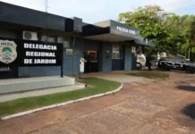 Suspeito de importunar criança de 7 anos morre em confronto com a PM