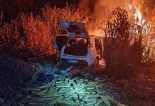 Carro carregado com 380 Kg de drogas pega fogo após perseguição em MS