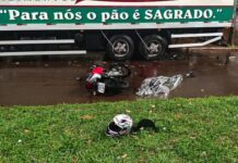 Rapaz de 19 anos morre ao bater motocicleta em caminhão estacionado