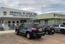 Homem é preso após atropelar pai e bebê de 1 ano e fugir em Costa Rica